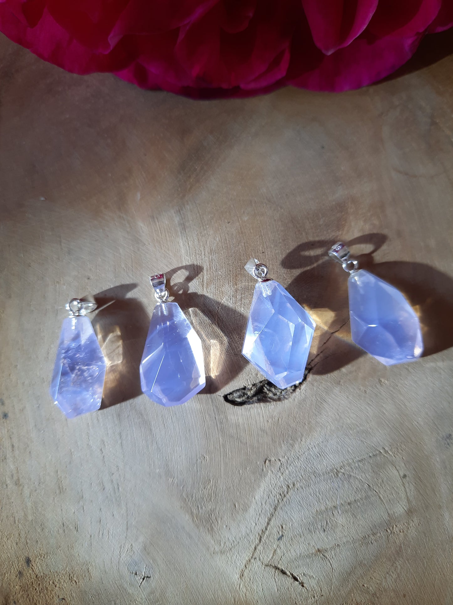 Lavendel Mondquarz Anhänger